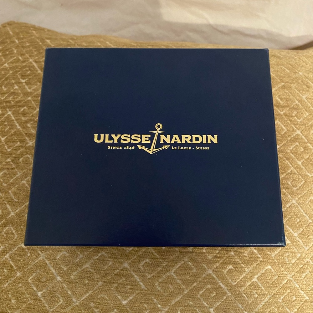 04:05   Ulysse Nardin Wooden Storage Box